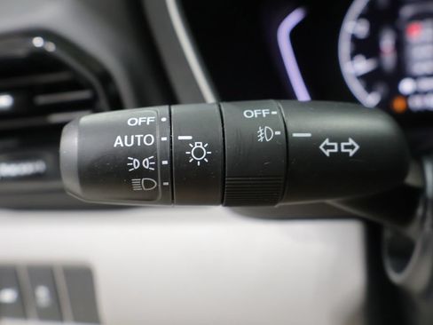 Used 2025 Honda Pilot Touring image 40