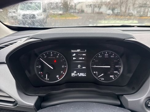 Used 2024 Subaru Crosstrek 2.0i Premium image 9