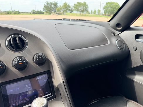 Used 2008 Pontiac Solstice GXP w/ Premium Package RWD image 23