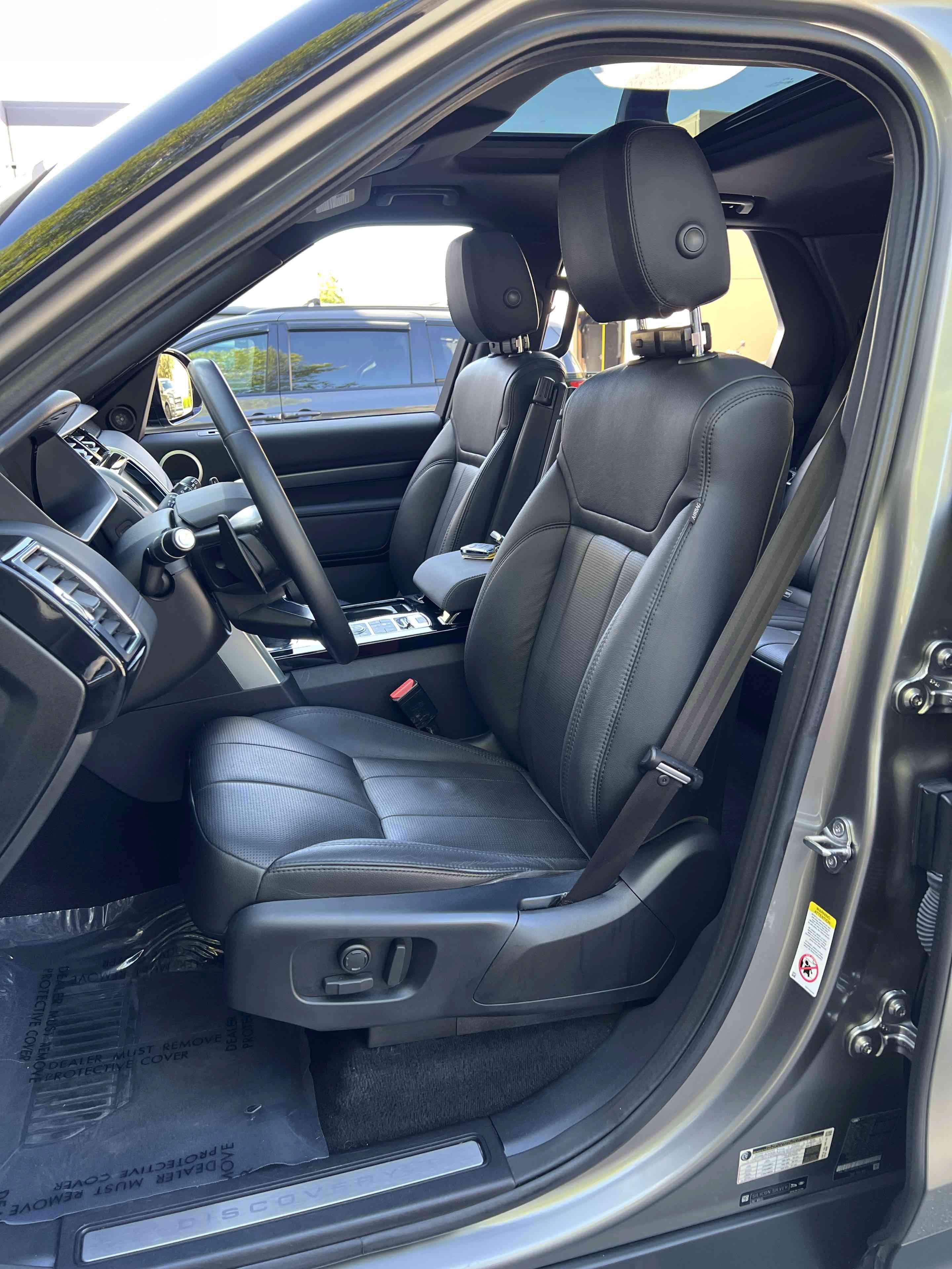 Used 2018 Land Rover Discovery HSE AWD/4WD image 4