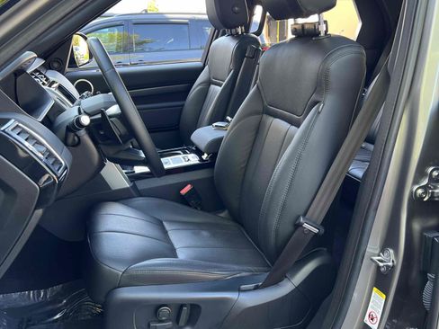 Used 2018 Land Rover Discovery HSE AWD/4WD image 4