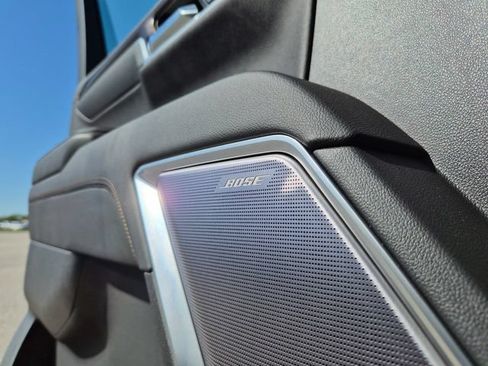 Used 2022 Chevrolet Silverado 1500 High Country w/ High Country Premium Package AWD/4WD image 15