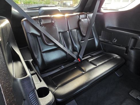 Used 2020 Ford Explorer Platinum w/ Premium Technology Package image 28