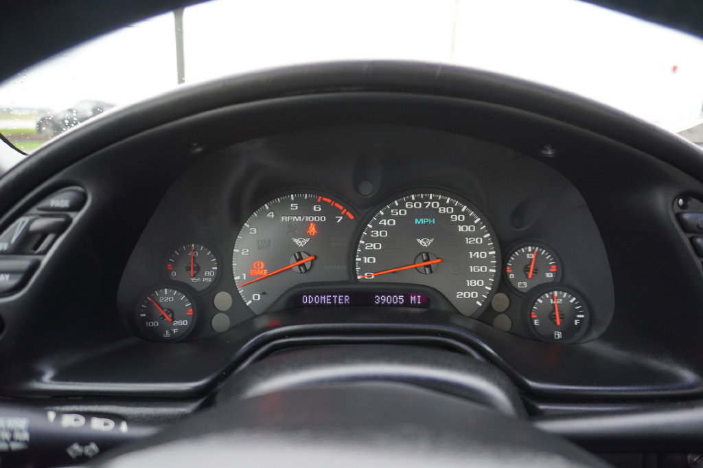 Used 2000 Chevrolet Corvette Convertible w/ Memory Pkg RWD image 16