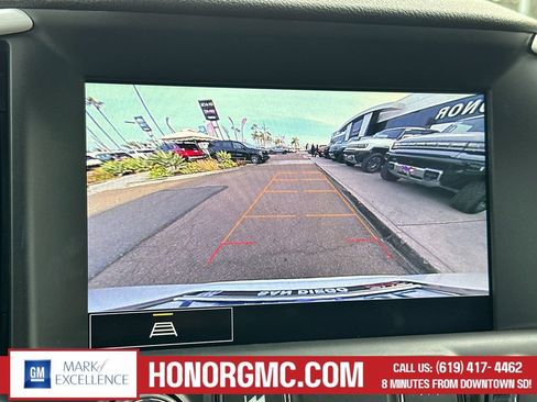 Used 2024 GMC Terrain SLT image 21