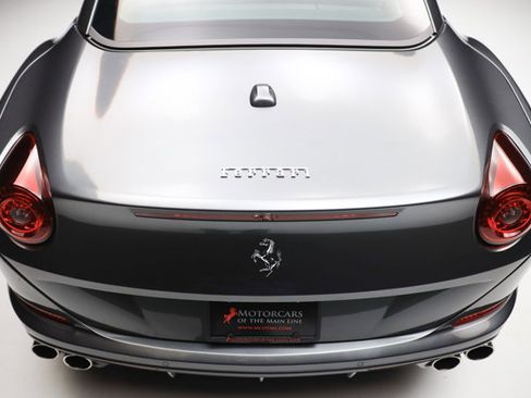 Used 2016 Ferrari California T image 45