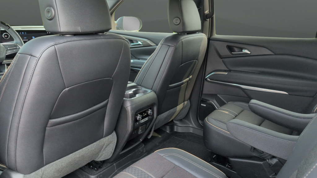 Used 2026 Chevrolet Traverse High Country w/ LPO, Floor Liner Package AWD/4WD image 17