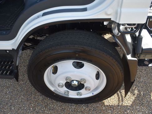 New 2025 Chevrolet Low Cab Forward image 7