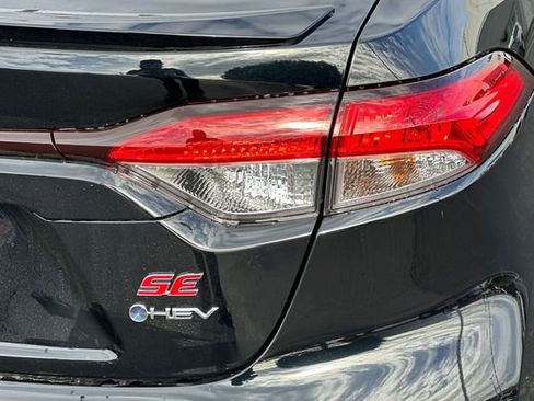 Certified 2025 Toyota Corolla SE image 36
