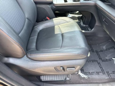 Used 2021 Toyota Sienna XSE w/ XSE Plus Package FWD image 10