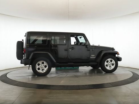 Used 2014 Jeep Wrangler Unlimited Sahara w/ Connectivity Group image 6