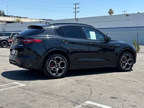 Used 2023 Alfa Romeo Stelvio Veloce AWD/4WD image 3