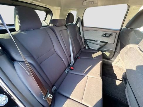 Used 2023 Nissan Rogue S image 25