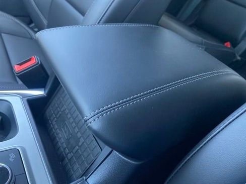 New 2024 Ford Explorer XLT w/ Equipment Group 202A image 29