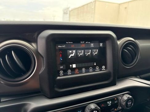 Used 2022 Jeep Wrangler Unlimited Sport AWD/4WD image 22