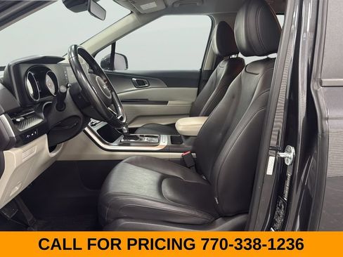 Used 2023 Kia Carnival LX FWD image 10