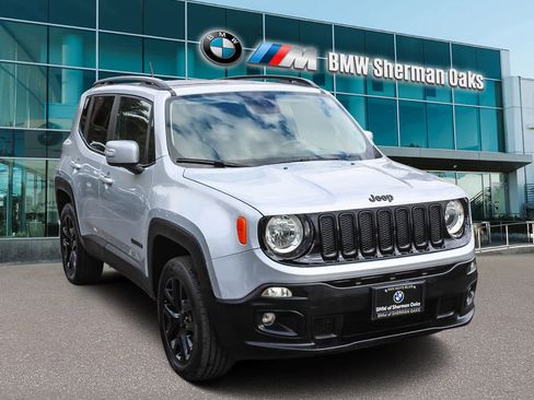 Used 2017 Jeep Renegade Altitude image 3
