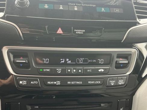 Used 2022 Honda Pilot Touring image 15