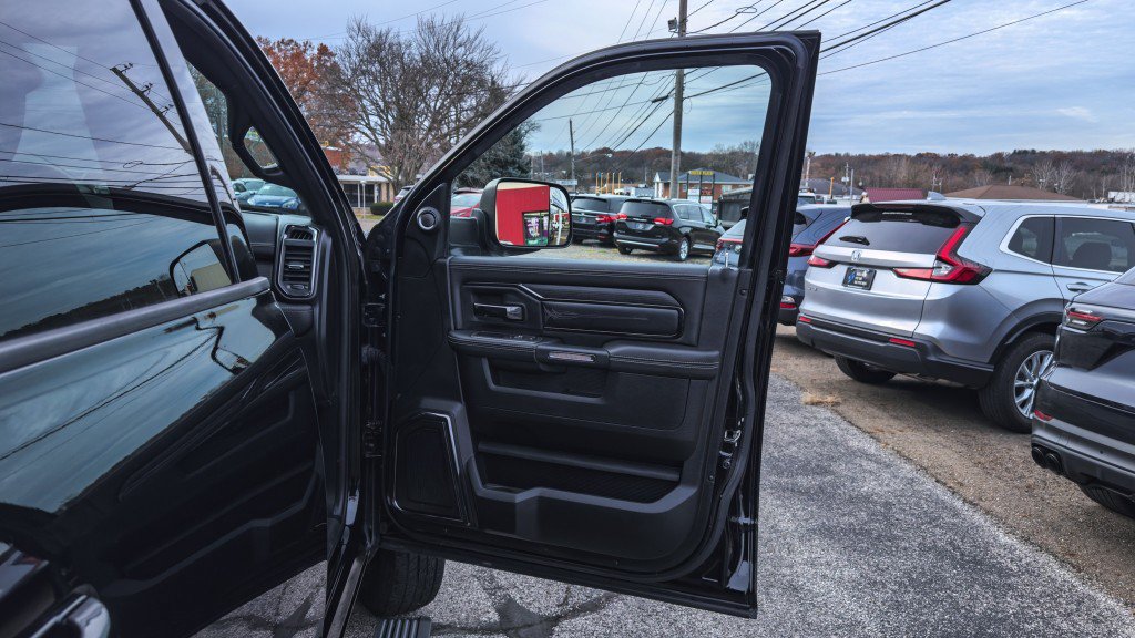 Used 2022 RAM 3500 Limited AWD/4WD image 26