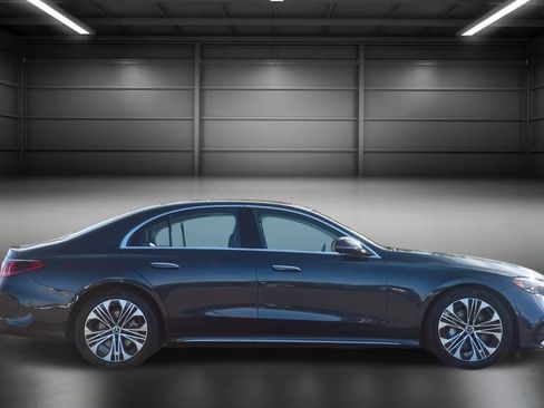 Certified 2025 Mercedes-Benz E 350 4MATIC Sedan image 9