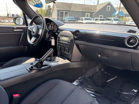 Used 2008 MAZDA MX-5 Miata Touring w/ Suspension Pkg image 25