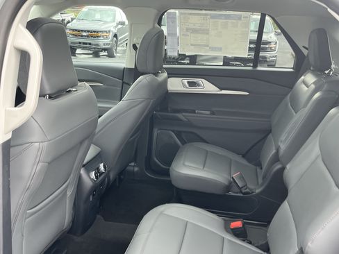 New 2026 Ford Explorer Active AWD/4WD image 11