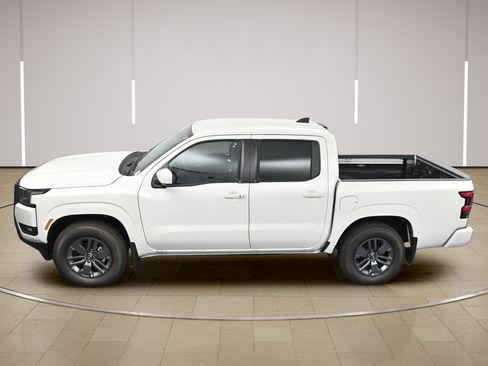 Certified 2025 Nissan Frontier SV w/ SV Convenience Package RWD image 36
