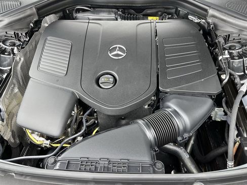 Certified 2025 Mercedes-Benz GLC 300 4MATIC image 12