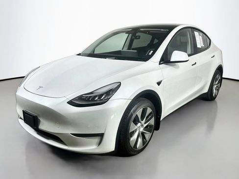 Used 2022 Tesla Model Y Long Range AWD/4WD image 3