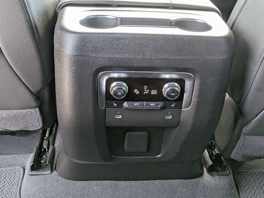 Used 2024 GMC Yukon Denali AWD/4WD image 15