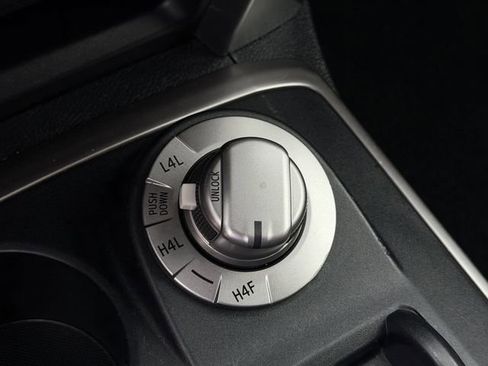 Used 2016 Toyota 4Runner Limited AWD/4WD image 17