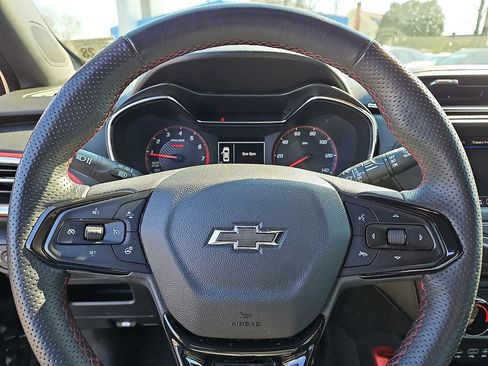 Used 2023 Chevrolet TrailBlazer RS image 17