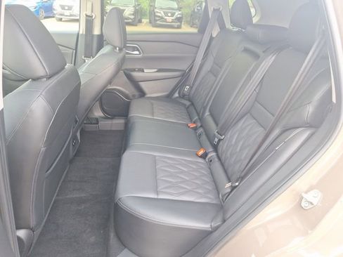 Certified 2024 Nissan Rogue Platinum FWD image 39