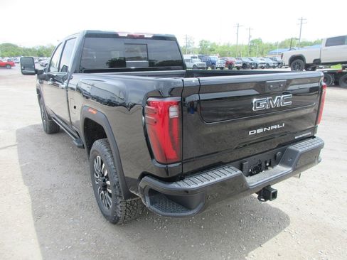 New 2026 GMC Sierra 3500 Denali Ultimate AWD/4WD image 9