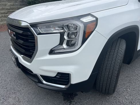 Used 2023 GMC Terrain SLE w/ Driver Convenience Package image 29