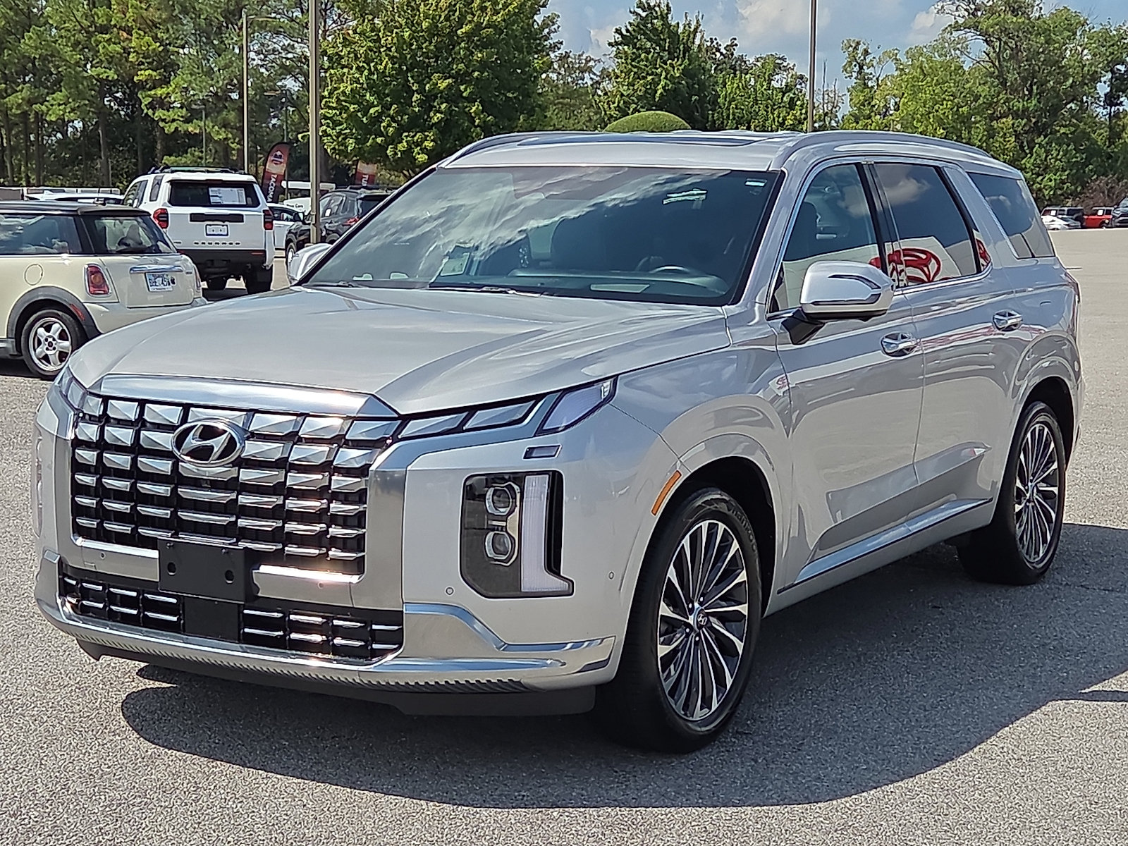 Used 2025 Hyundai Palisade Calligraphy AWD/4WD image 2
