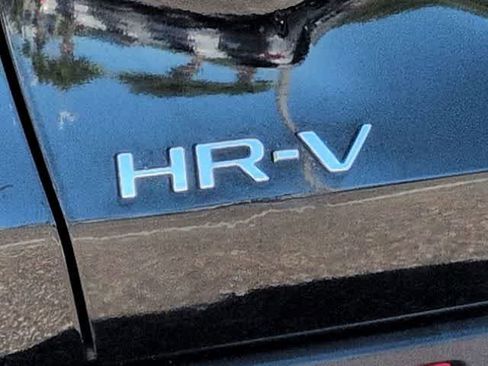 Used 2023 Honda HR-V LX image 13