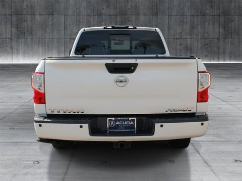 Used 2018 Nissan Titan PRO-4X w/ Pro-4x Convenience Package image 4