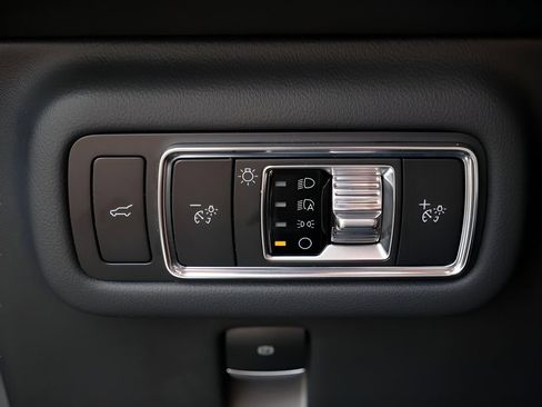 Used 2024 Lincoln Nautilus Reserve w/ Equipment Group 202A AWD/4WD image 18