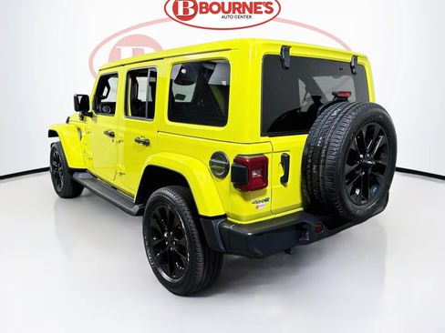 Used 2023 Jeep Wrangler Unlimited Sahara w/ Cold Weather Group AWD/4WD image 9