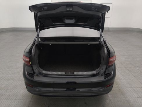 Used 2025 Volkswagen Jetta SE image 29