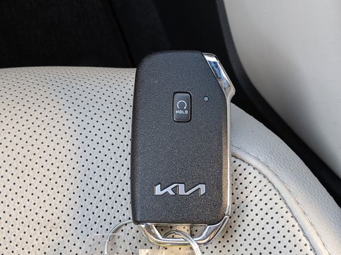 Certified 2022 Kia Telluride EX w/ EX Premium Package image 32