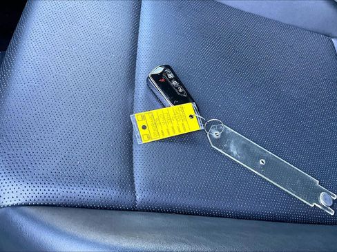 Used 2023 Volkswagen ID.4 S image 15