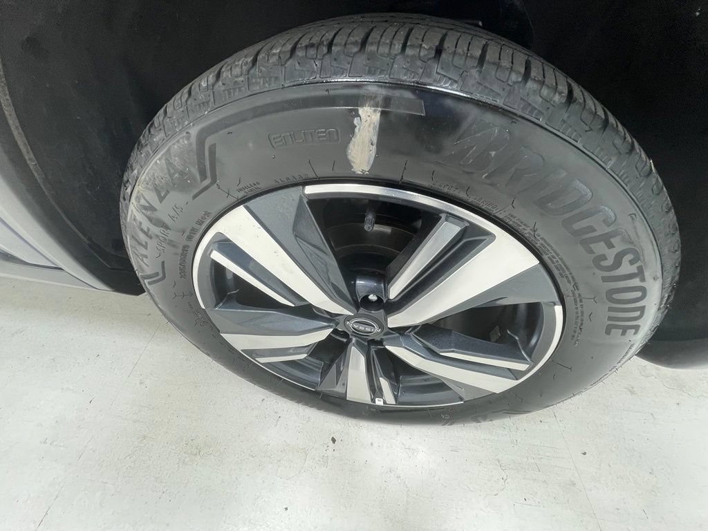 Used 2026 Nissan Rogue SL AWD/4WD image 11