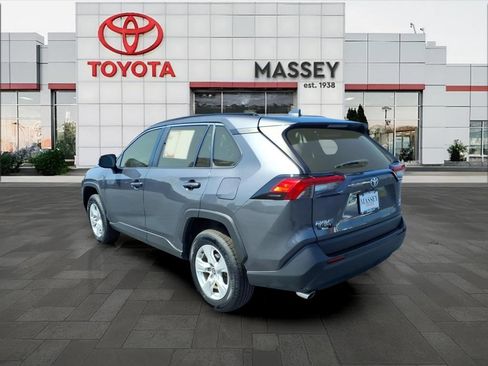 Used 2021 Toyota RAV4 XLE AWD/4WD image 5