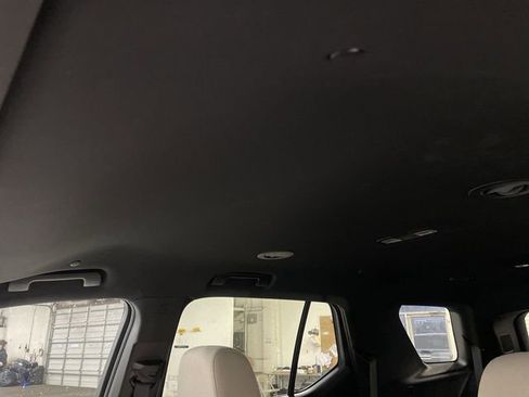 Used 2023 Chevrolet Traverse LT w/ Rear Camera Mirror Package AWD/4WD image 22