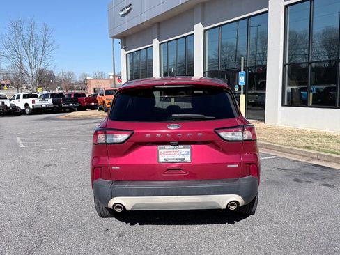 Used 2020 Ford Escape SE image 8