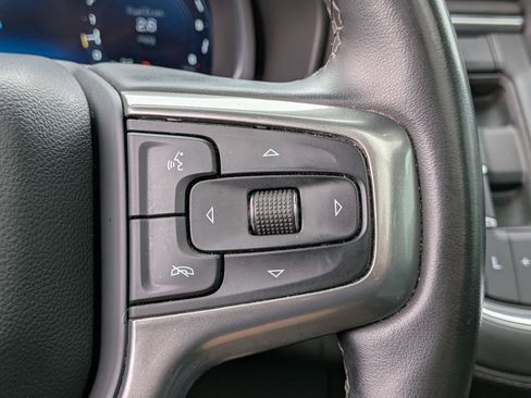 Used 2023 Chevrolet Suburban LT w/ Luxury Package image 19