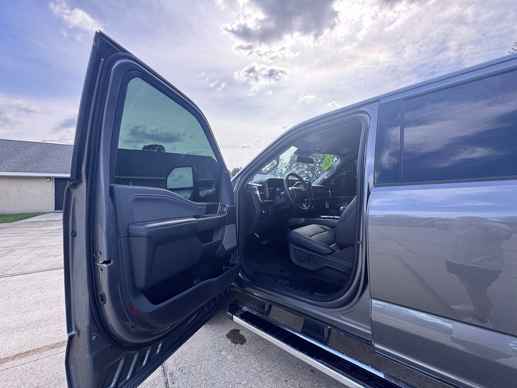 Used 2025 Ford F250 Lariat AWD/4WD image 14