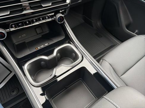 New 2026 Chevrolet Traverse LT w/ Sun and Wheel Package FWD image 21